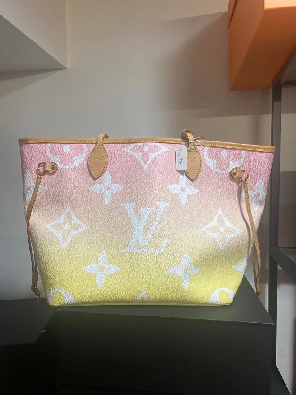 Louis Vuitton bags with a magnetic snap closure for easy accessLouis Vuitton Monogram Giant By The Pool Neverfull MM Light Pink