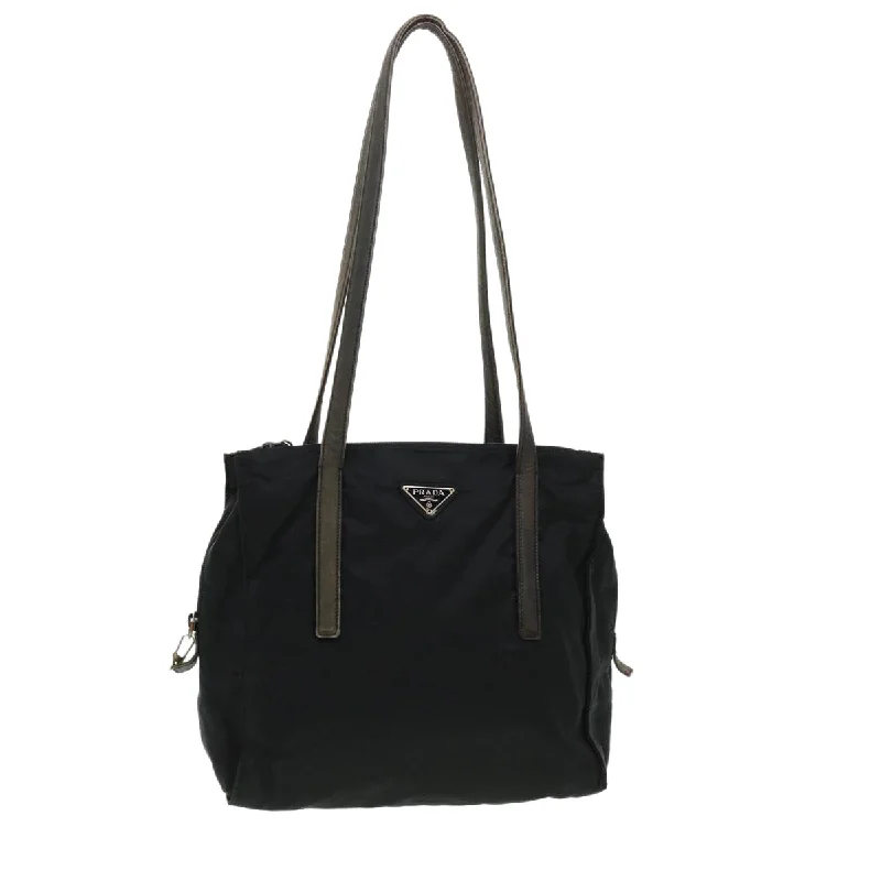 Fendi tote bags with a spacious interior and multiple pockets for daily essentialsFENDI Shoulder Bag Nylon Black  ti960