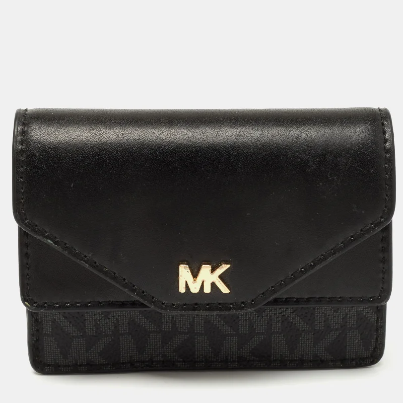 Michael Michael Kors Bags for networking events to stand out from the competitionBlack/Grey Signature Coated Canvas and Leather Card Case