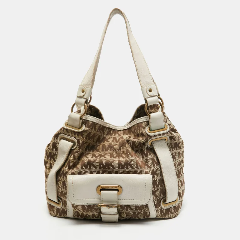 Michael Michael Kors Bags for fashion weeks to showcase the latest trendsBeige/Off White Signature Canvas Front Pocket Tote