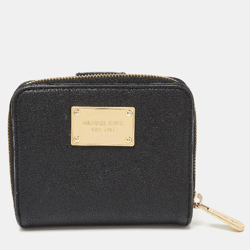 Michael Michael Kors Bags for hiking trips in a lightweight and functional designBlack Leather Zip Around Wallet