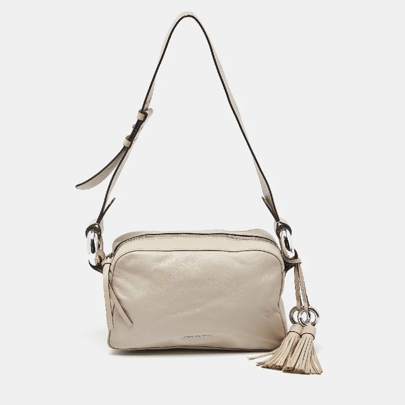 smooth leather Michael Michael Kors handbags for a sleek lookBeige Leather Grand Shoulder Bag