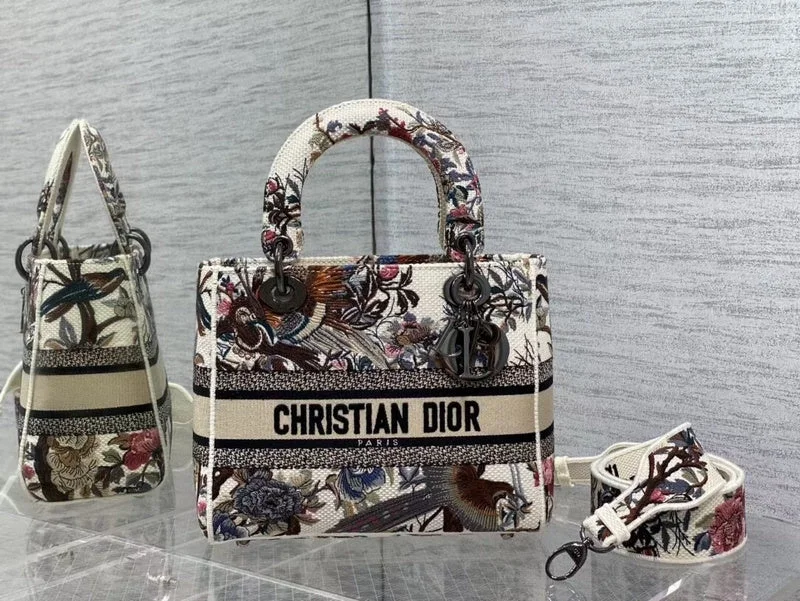 Christian Dior handbags with a removable shoulder strap for versatilityDior Bag