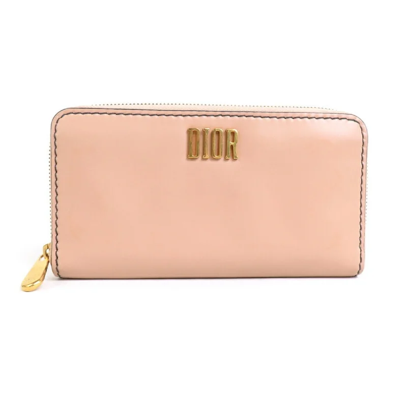 Luxury Christian Dior crossbody bags with a chain - link strapDior Wallet